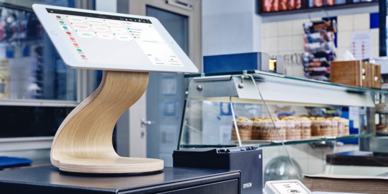 Adyen und SumUp gehen strategische Partnerschaft ein