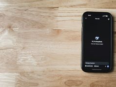 KI: Wettbewerbsdruck schlägt Sicherheitsbedenken