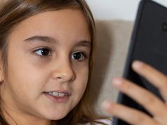 Minderjährige: Onlinekäufe beginnen oft im Feed